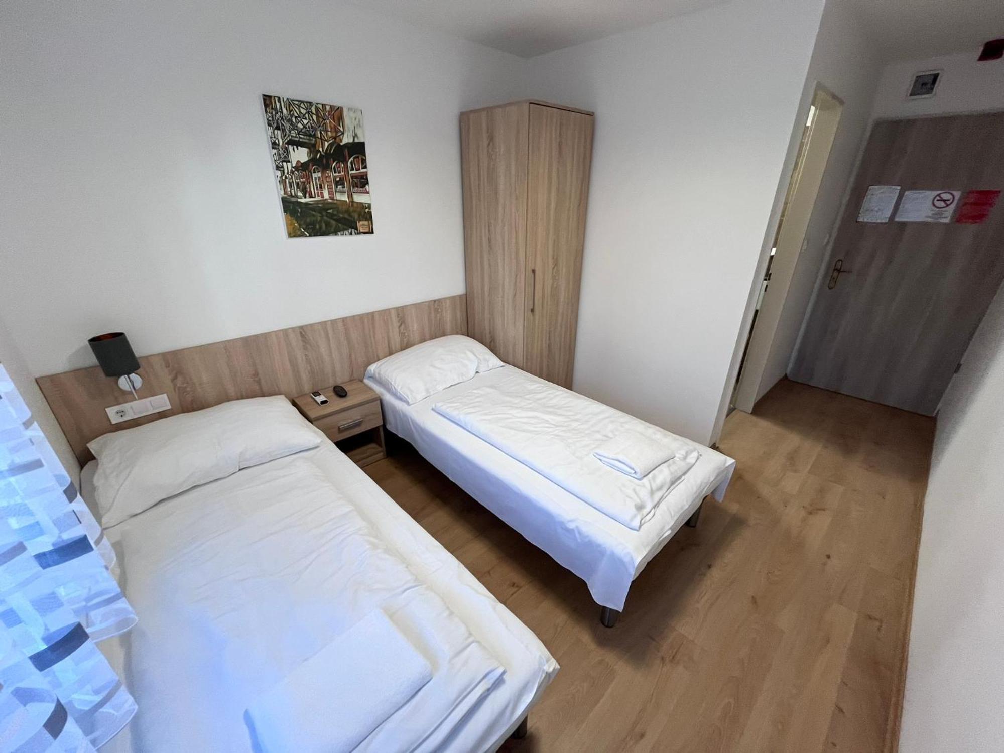 Majus 1 Vendeghaz - Torony Hotell Eksteriør bilde