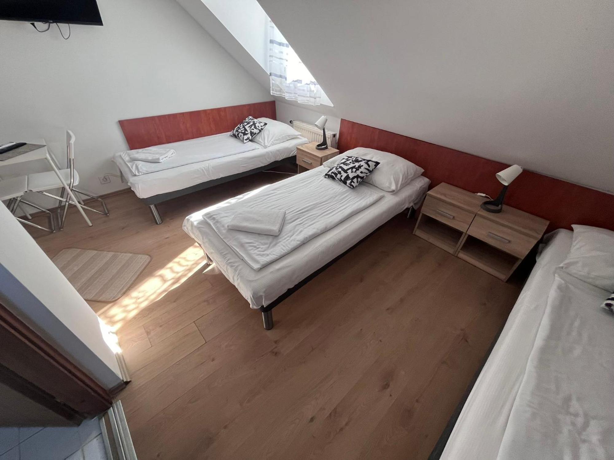Majus 1 Vendeghaz - Torony Hotell Eksteriør bilde